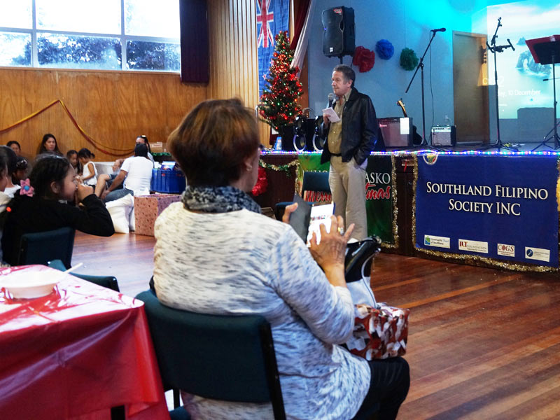 Glenn Cockroft addresses the gathering at the end-of-year function for the Southland Filipino Society.
