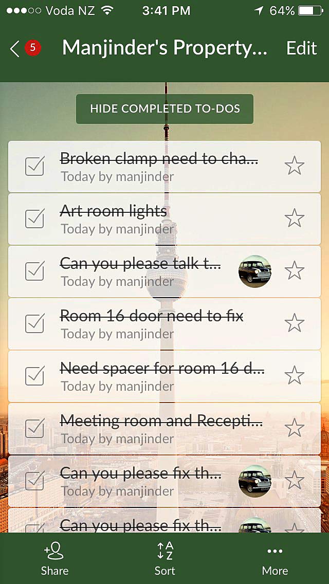 Wunderlist displays the priority order of job requests - with important tasks needing urgent action marked with a star.